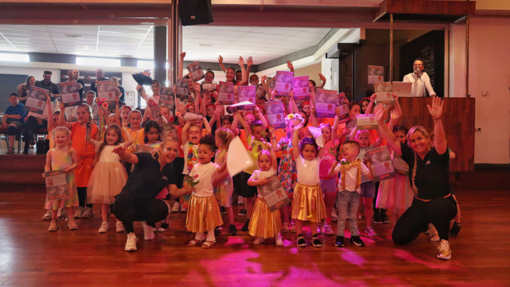 Streetdance Showmiddag: iedereen geslaagd!